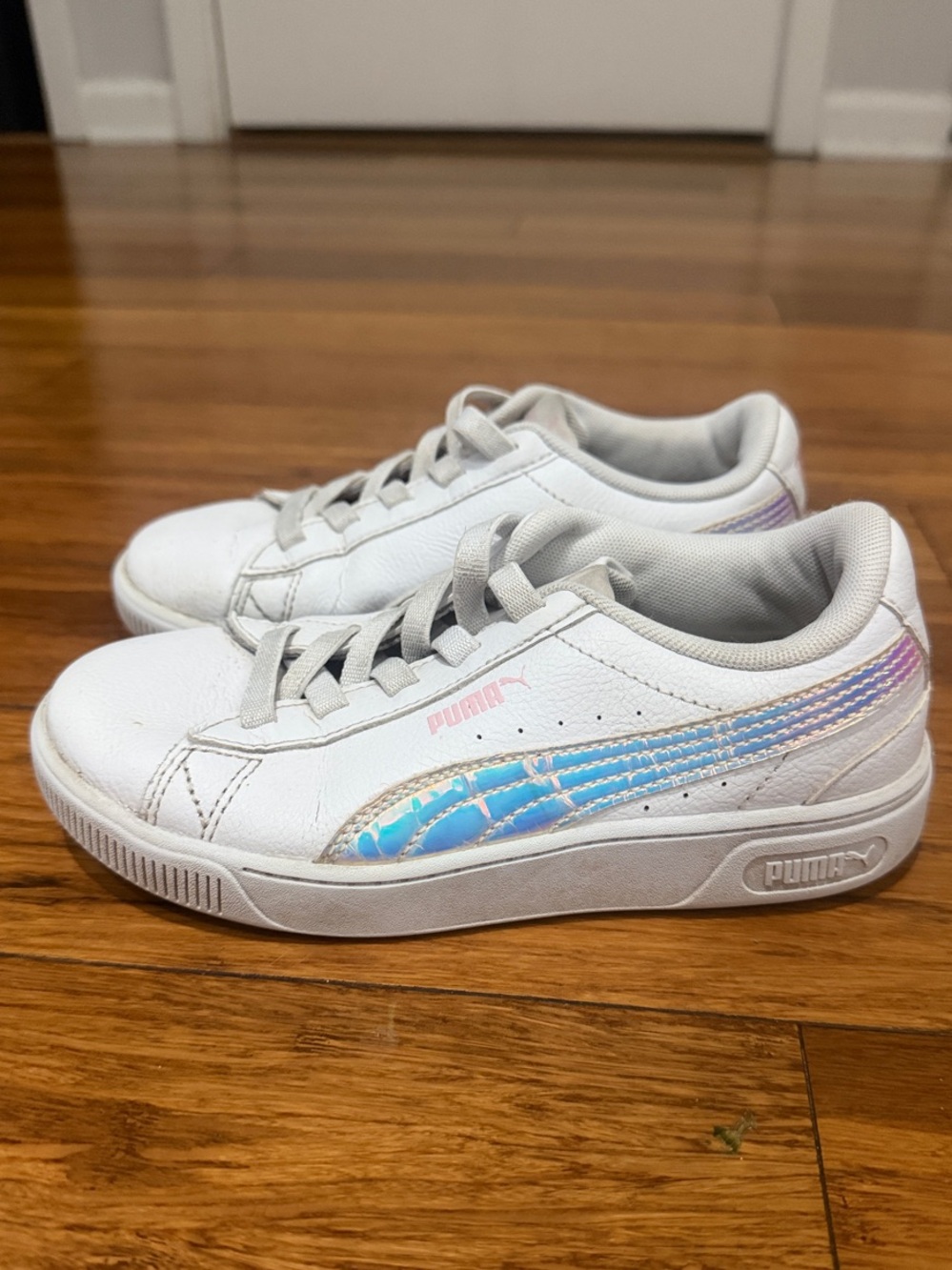 Puma Kids White Sneakers with Iridescent Blue-Pink size 1C